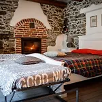 아파트 In Pietra E Legno Con Caminetto *