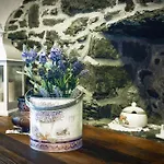 In Pietra E Legno Con Caminetto Inverso Pinasca