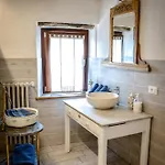 아파트 In Pietra E Legno Con Caminetto Inverso Pinasca