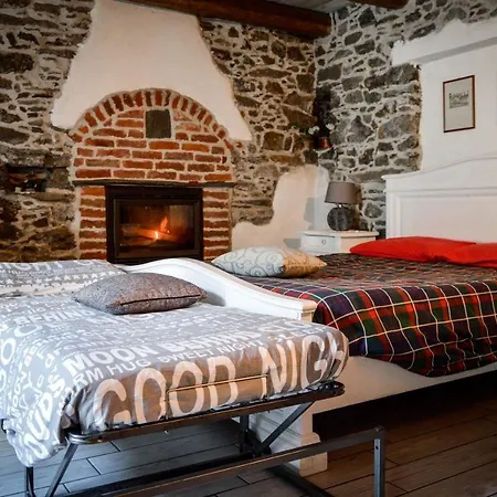 Lägenhet In Pietra E Legno Con Caminetto *