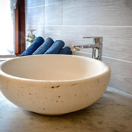 In Pietra E Legno Con Caminetto * Inverso Pinasca