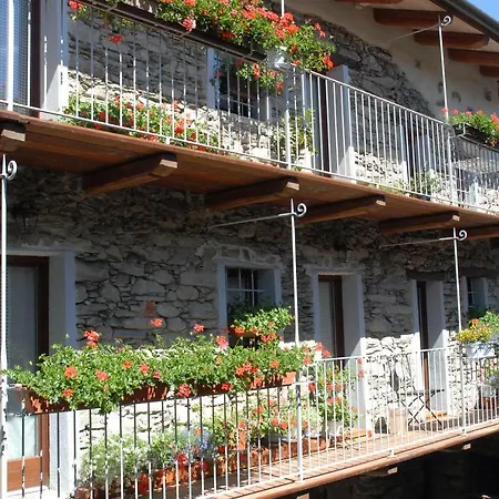 Apartman In Pietra E Legno Con Caminetto *