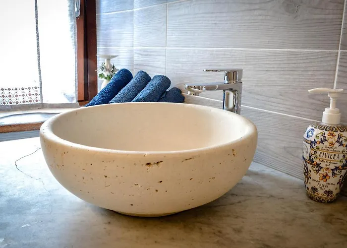 In Pietra E Legno Con Caminetto * Inverso Pinasca