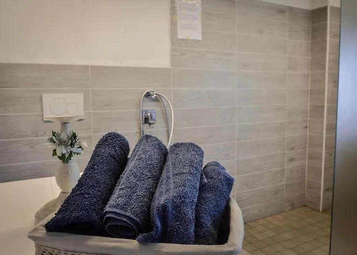 In Pietra E Legno Con Caminetto * Inverso Pinasca