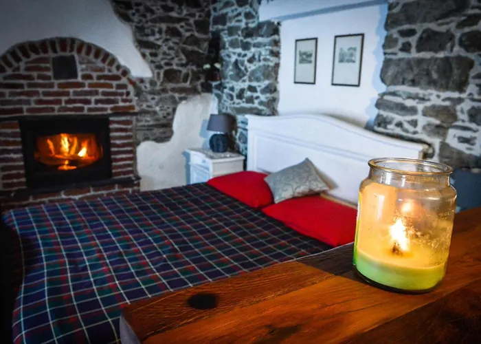 In Pietra E Legno Con Caminetto * Inverso Pinasca