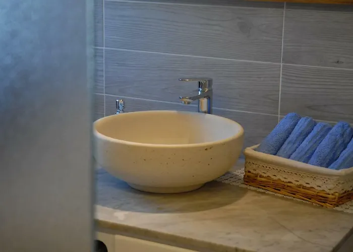 In Pietra E Legno Con Caminetto דירה Inverso Pinasca