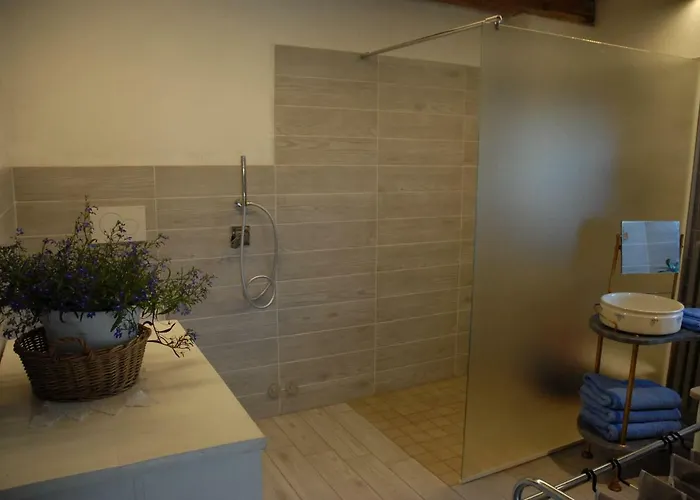 דירה In Pietra E Legno Con Caminetto